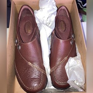 Woman shoes slip on sandals